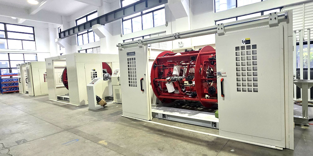 High-speed parallel-feed planetary stranding at paglalagay ng kable machine